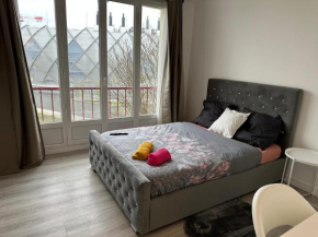 Chambre meublée à 10 minutes de Paris La Courneuve 1